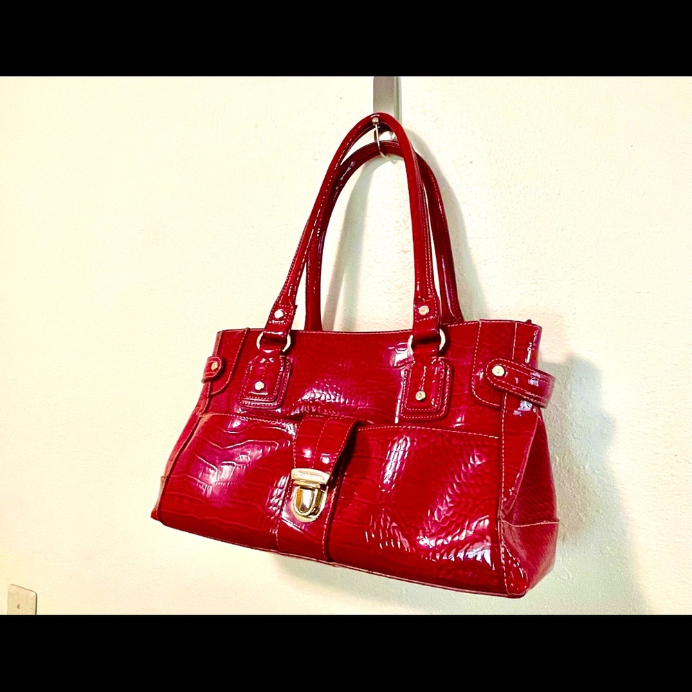 Liz Claiborne, Alligator Styled Shoulder Purse.